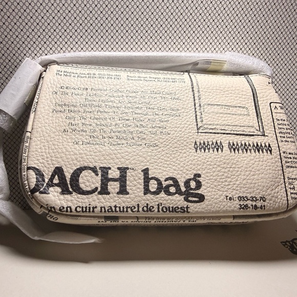 Coach Newspaper Print Shoulder Bag in Cream and Black NWT - Picture 3 of 14